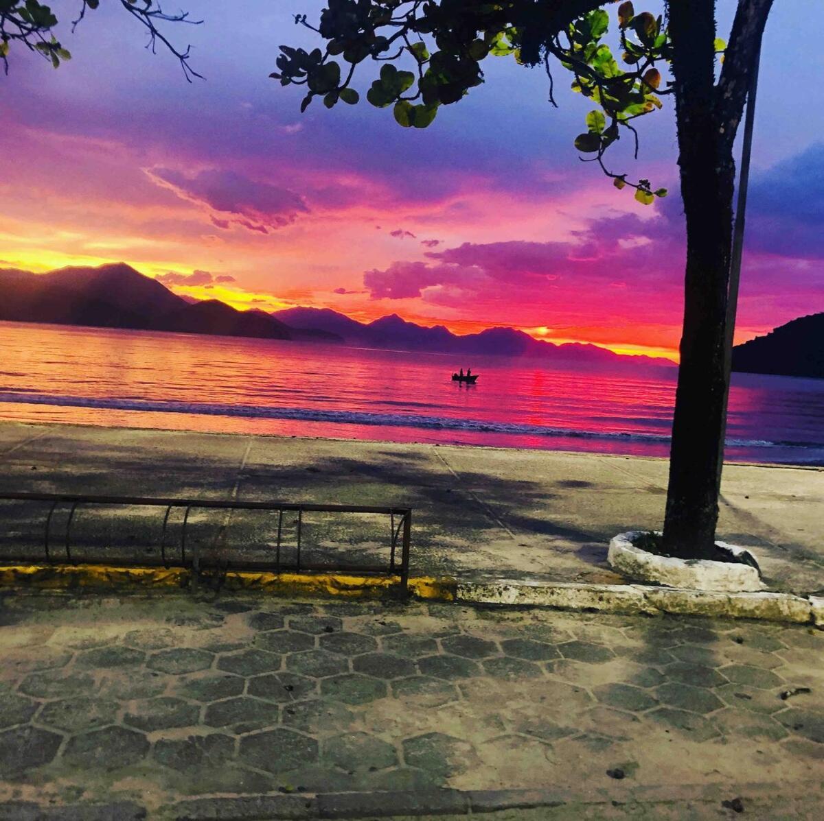 Вилла Ubatuba Casa Frente Mar Экстерьер фото